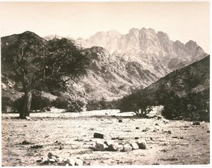 Mount Serbal, vom Wadée Feyrán von Francis Frith