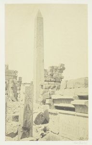 Obelisk und Granit-Lotus-Säule, Karnak, 1857