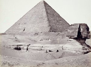 Die Große Pyramide, mit der Sphinx im Vordergrund, El-Geezah von Francis Frith