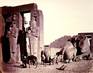 Das Rameseum von El-Kurneh, Theben, erste Ansicht von Francis Frith