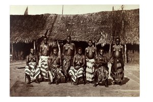 Die Frauen von König George, Opobo, in der Nähe von Calabar, Nigeria, ca. 1870 von Francis W. Joaque