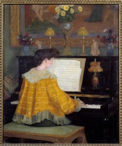 Junges Mädchen am Klavier