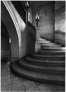 Treppe des Hotels Guénégaud (Musée de la chasse) in Paris, von Architekt Mansart - Fotografie, 20. Jahrhundert. von Francois Mansart