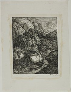 Bewaldete Berglandschaft mit kleinem Wasserfall und Weg