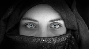 Intensive verschleierte Augen von Franziskus Pfleghart