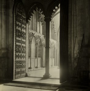 Ely-Kathedrale: Galiläa-Vorhalle vom Kirchenschiff