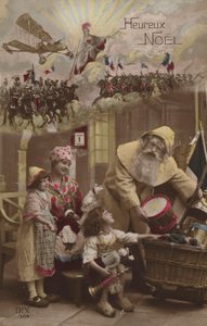 Weihnachtsmann verteilt Geschenke an Kinder, mit Schlacht des Ersten Weltkriegs im Hintergrund von French Photographer