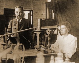 Pierre und Marie Curie im Labor von French Photographer