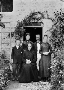 Porträt einer Familie in der Nähe von Bourmont in Haute Marne. Fotografie späte 19. Jahrhundert. Ducos Sammlung von French Photographer