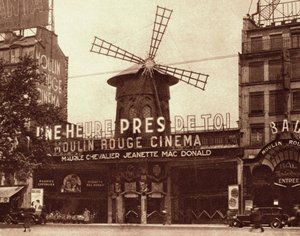 Das Kabarett und Kino „Le Moulin Rouge“ in Paris von French Photographer