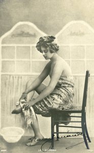 Frau in einem Badetuch von French Photographer