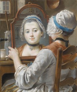 Ein Mädchen mit Haube, das sich im Spiegel betrachtet, mit einer Chocolatière und einer Tasse auf dem Tisch, ca. 1750 von French School