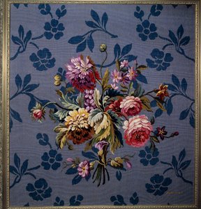 Blumenstrauß auf blauem Hintergrund. Tapisserie der Aubusson-Manufakturen. 18. Jahrhundert. Aubusson, Tapisseriemuseum von French School