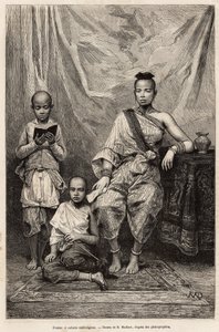 Kambodschanische Frau und Kinder, Gravur nach einer Zeichnung von D. Maillart, zur Illustration der Reise nach Cochinchina, von Dr. Morice, 1872, veröffentlicht in „Le tour du monde“ 1875, herausgegeben von Edouard Charton, Hachette-Ausgabe, Paris. Selva-S von French School