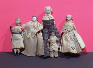 Sammlung von Puppen, möglicherweise von Honoré de Balzac (1799-1850) als Gedächtnisstütze für La Comédie Humaine verwendet
