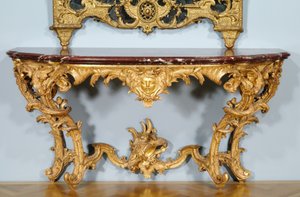 Konsolentisch, entworfen von Jules-Michel Hardouin (1635-1737), hergestellt von Pierre Turpin und Michel II Lange, ca. 1725 (geschnitztes vergoldetes Holz, Marmorplatte (Griotte de Campan)) von French School