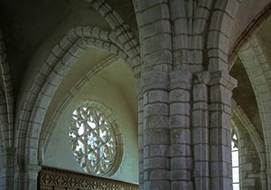 Darstellung des Rosettenfensters an der Ostwand des südlichen Querschiffs von French School