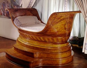 Empire-Stil: Mahagonibett von Francois Beaudry. 19. Jahrhundert Paris, Kunstgewerbemuseum