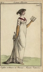 Modische Frau, die ein Buch liest
