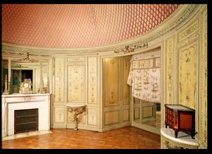 Innenansicht des Badezimmers, dekoriert mit Paneelen von Christophe Huet (gest. 1759)