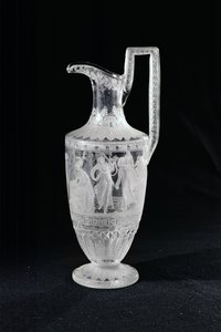 Krug mit Tänzer und Leierspieler (Kristall)
