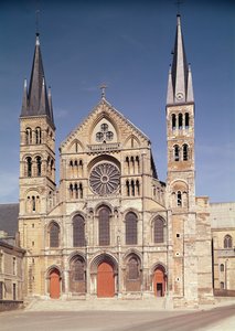 Hauptfassade der Abtei