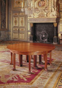 Runder Tisch im Stil der Directoire-Periode, 1795-99