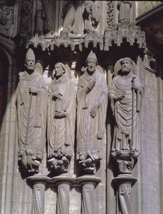 St. Martin, St. Jerome, St. Gregory und St. Avitus, Jambenfiguren der Beichtväter vom Ostportal der Südvorhalle, frühes 13. Jahrhundert von French School