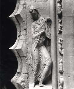 Der Prophet Jesaja, eine Phylakterie entrollend, aus dem Südportal, vor 1125 von French School