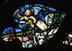 Das Westrosenfenster zeigt eine Szene aus dem Buch der Offenbarung: Dritte Schale wird auf die Flüsse und Quellen gegossen (16:4-6). von French School
