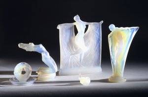 Drei opaleszierende Glasobjekte von Lalique