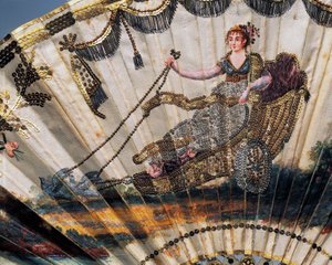 Venus auf ihrem Wagen, Detail eines Abendfächers mit bemaltem Seidenblatt und bestickt mit Pailletten und Blattgold