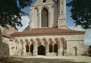 Ansicht der Eingangshalle der Zisterzienserabtei, erbaut 1140-60 von French School