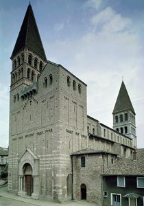 Ansicht der Westfassade, 10.-11. Jahrhundert
