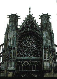Westliches Rosettenfenster