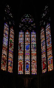 Fenster w0, Maßwerklichter und Baldachinspitzen in der östlichen Kapelle darstellend
