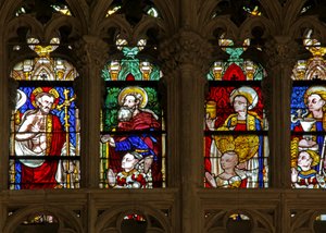 Fenster w137, den auferstandenen Christus mit Stiftern und ihren Schutzheiligen darstellend von French School