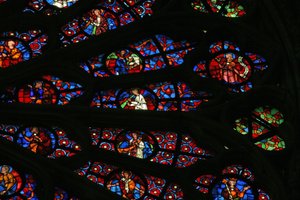 Fenster w141, einen Abschnitt des westlichen Rosettenfensters darstellend von French School
