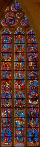 Fenster w202, den Jessebaum und die Kindheit Christi darstellend