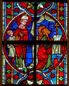 Fenster w209 zeigt eine Szene aus einer Legende des Heiligen Nikolaus: er hilft, die gestohlenen Waren wiederzufinden