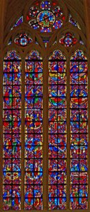 Fenster w211 zeigt das St. Denis und St. Vincent-Fenster