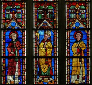 Fenster w21, das St. Silvester mit dem Stifter Jean de Bernieres darstellt; St. Protais von French School