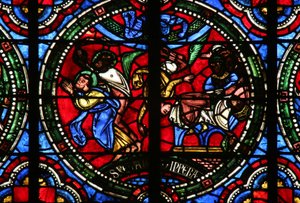 Fenster Nr. 2, Darstellung einer Szene aus dem Leben von St. Petrus: Simon Magus fällt, während er versucht, seine Flugfähigkeiten zu demonstrieren