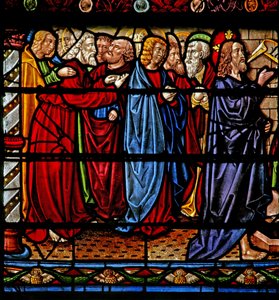 Fenster w6, Darstellung von Christus mit den Aposteln bei der Auferweckung des Lazarus von French School