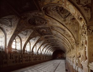 Ansicht des Antiquariums des Königspalastes von Friedrich Sustris