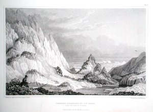Eisberg, der an einem eisigen Riff haftet, mit Blick auf das Meer, aus 