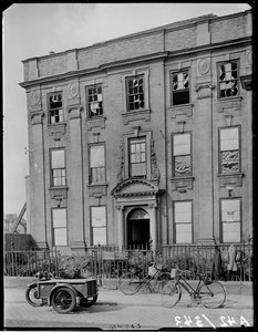 Kirby House, Little Park Street, Coventry, 1941 von George Bernard Mason