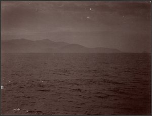 [Küstengebirge und Meer] von George Davidson