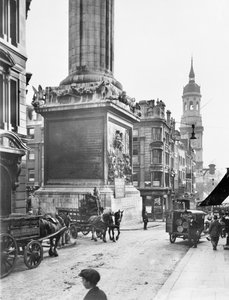 Monument und St. Magnus der Märtyrer, Lower Thames St, City of London, vor 1933 von George Davison Reid