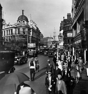 The Strand mit dem Gaiety Theatre links und St Clement Danes, Westminster, London von George Davison Reid